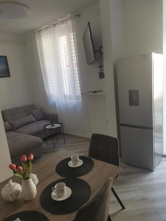 Studio Apartman Kristina Pula Exterior photo